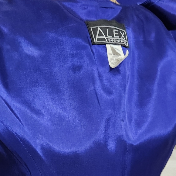 ALEX EVENINGS 2 piece skirt set. Radiant Blue with sparkly buttons. Size 6 - Picture 16 of 16